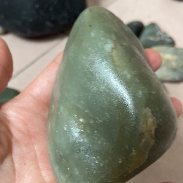 和田玉未镶嵌车挂