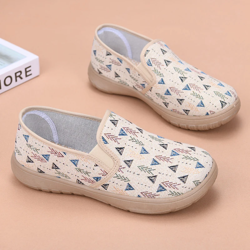 新款春夏季老北京布鞋女透气休闲单鞋平底一脚蹬中老年妈妈渔夫鞋