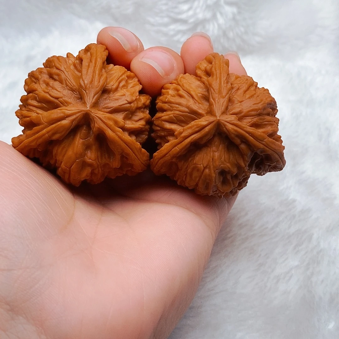 韵***文玩核桃吊坠三棱