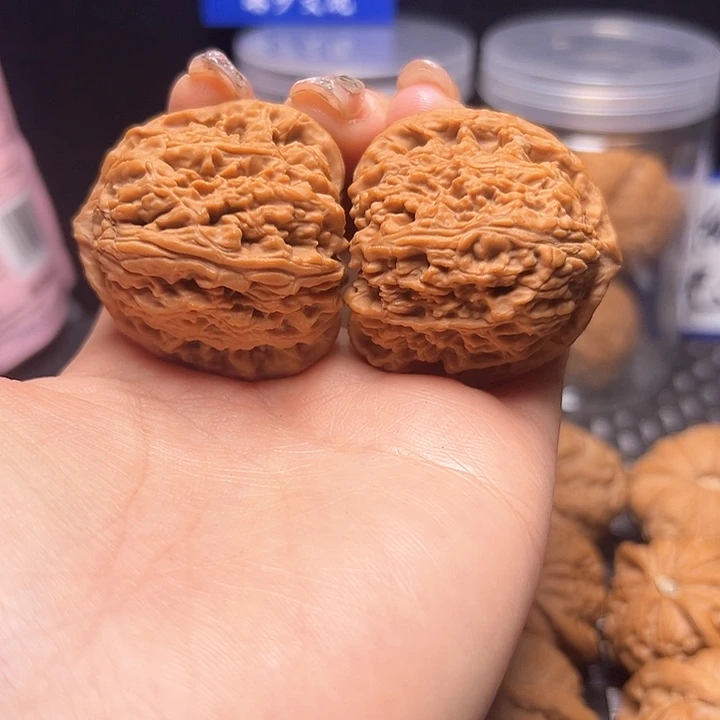 文玩核桃把件给****。40南疆全