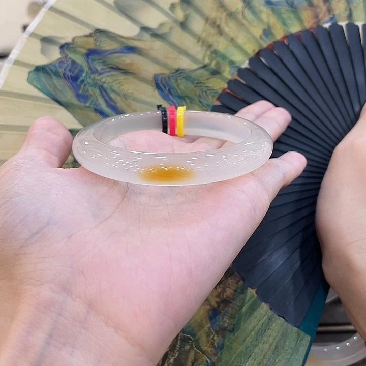 A***觉手镯玛瑙/玉髓未镶嵌