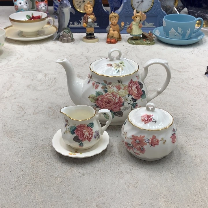 紫砂金瓷阁精品瓷器店