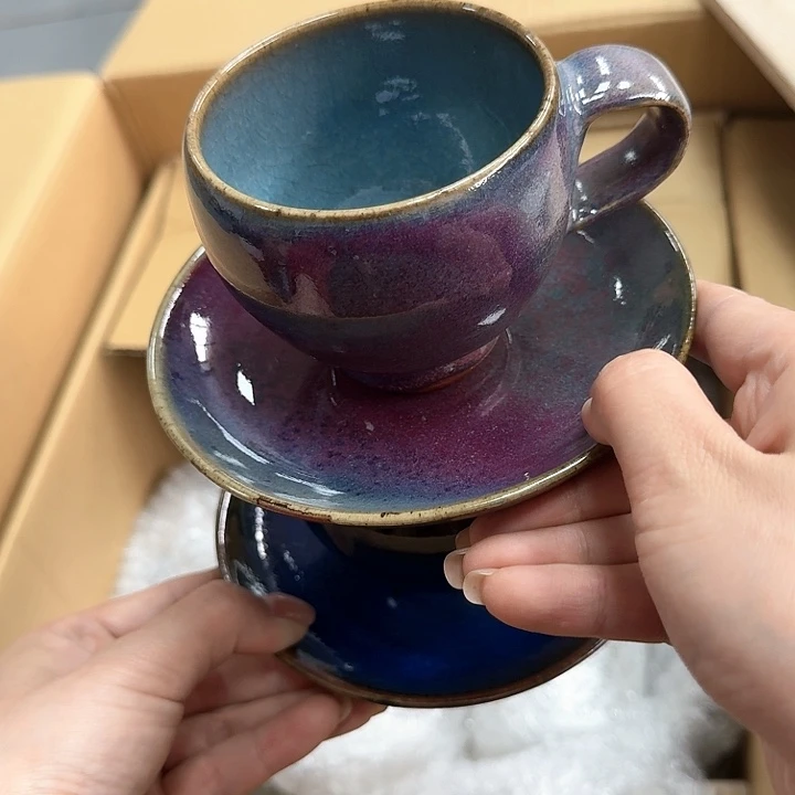 听**雨瓷器。 瓷器。