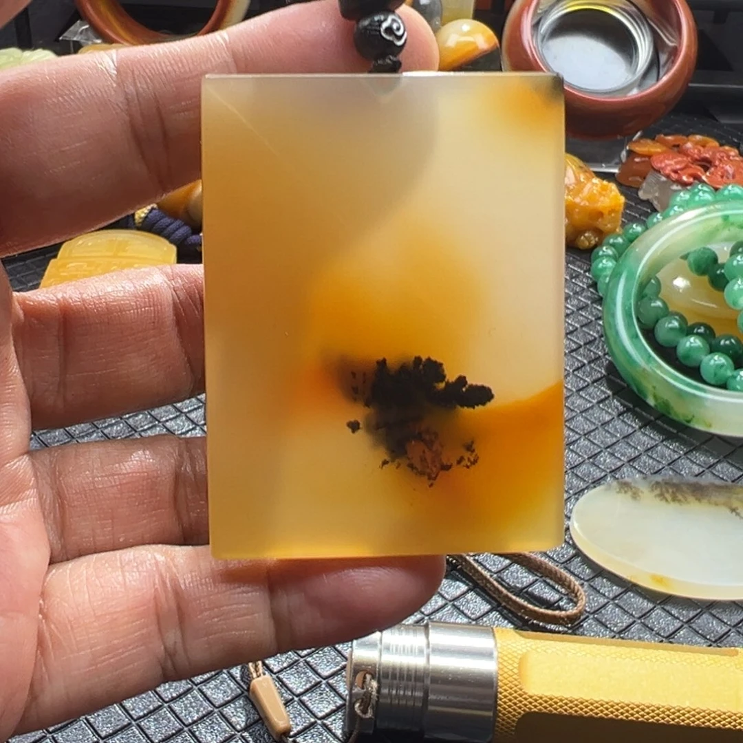 石英质玉未镶嵌颈饰