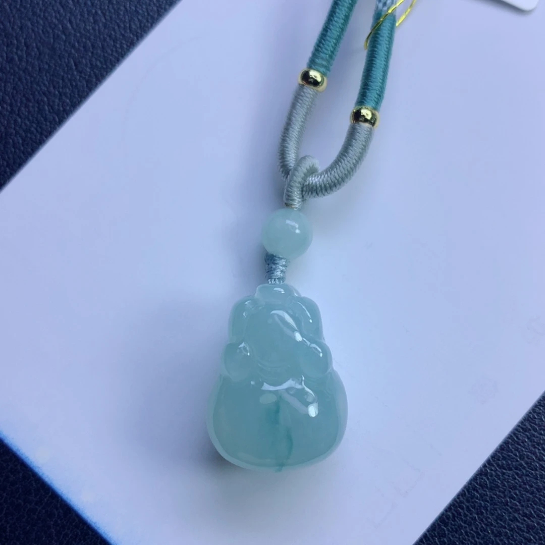 翡翠未镶嵌颈饰猪