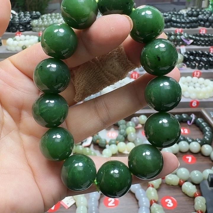 未镶嵌手链和田玉（碧玉）卡17