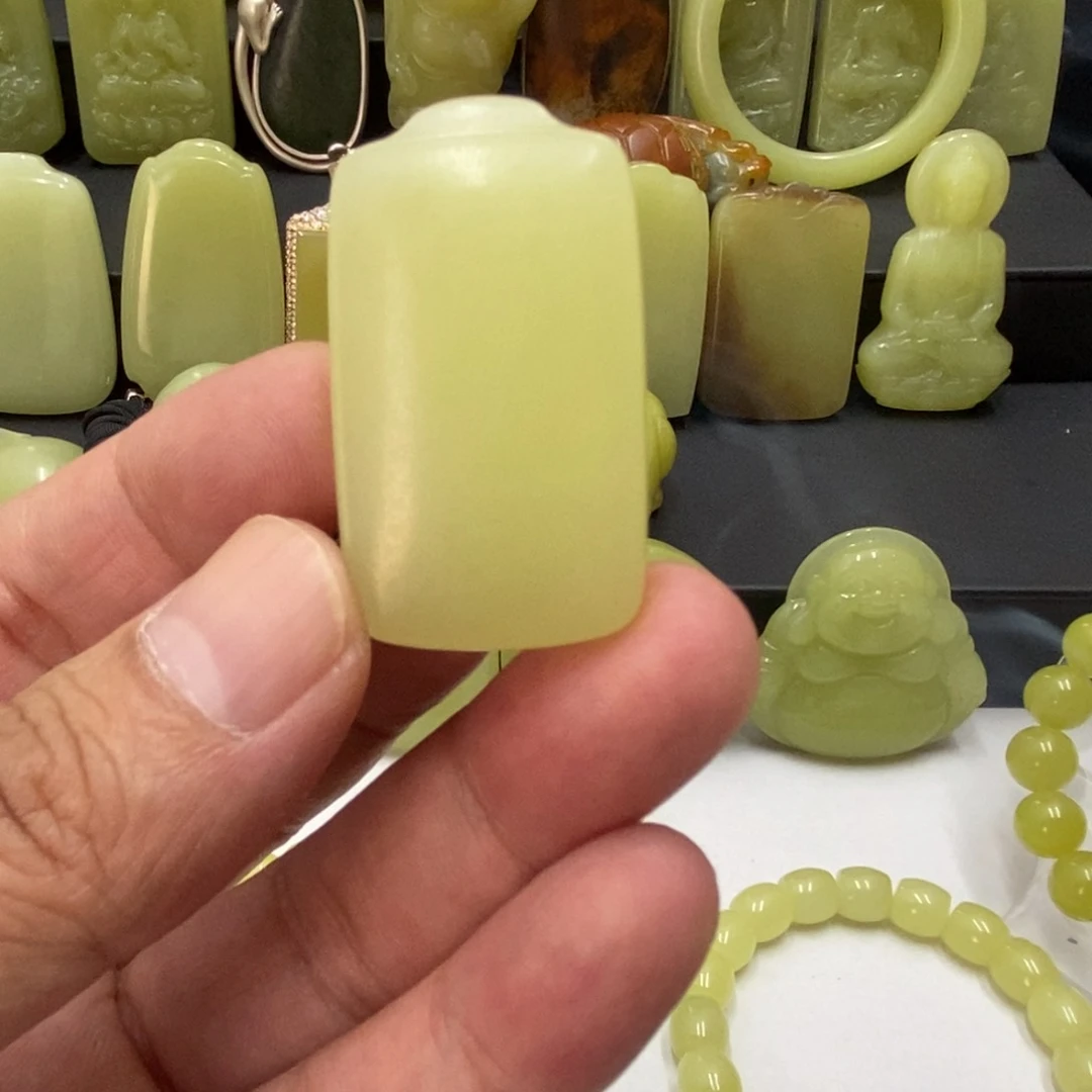 项链未镶嵌和田玉（黄玉）