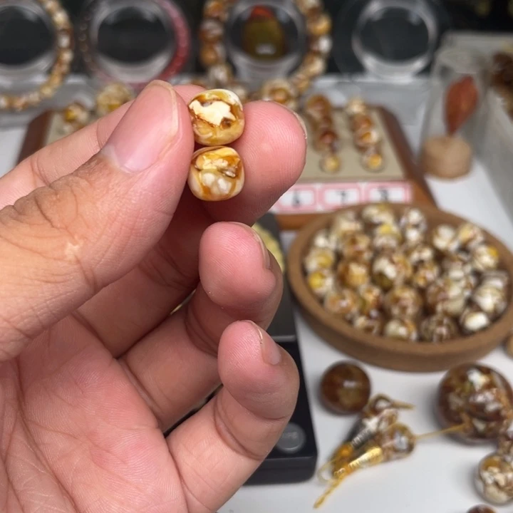 燃***杆裸石琥珀未镶嵌82号