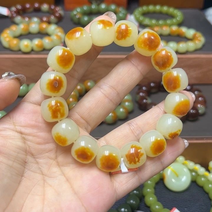 牢***命透闪石质玉未镶嵌手链