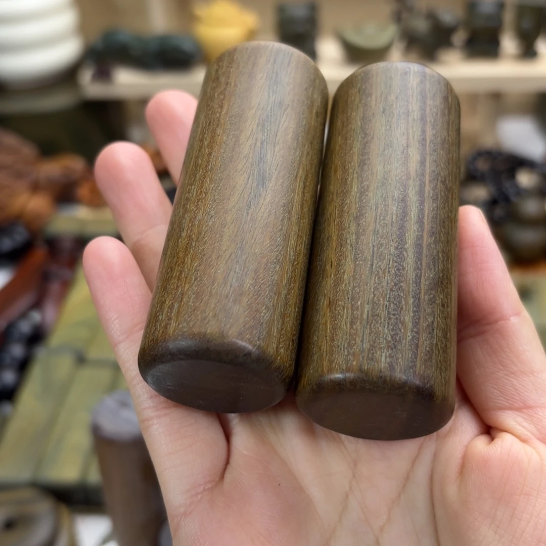沐***人木绿檀木料工艺品