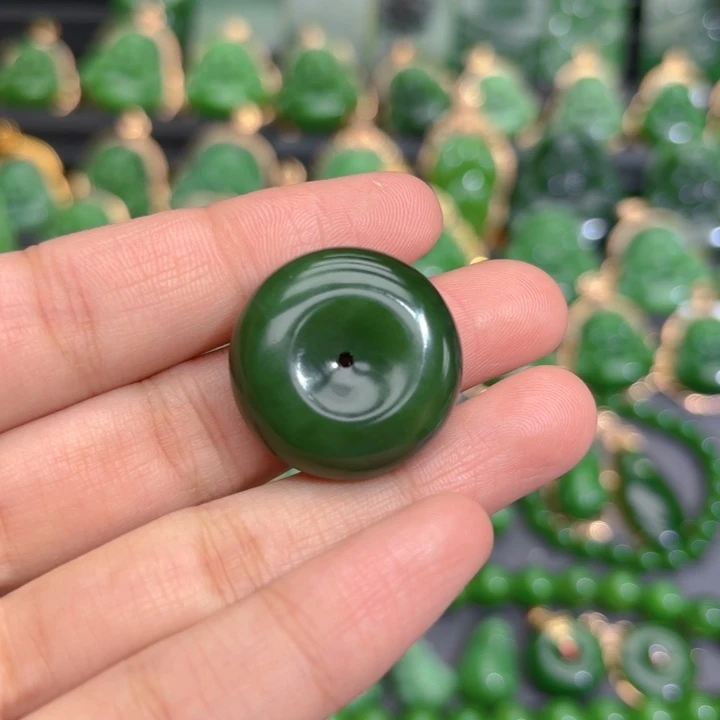 颈饰未镶嵌和田玉（碧玉）编绳