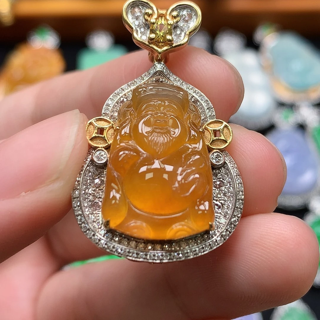 翡翠18K金镶嵌颈饰