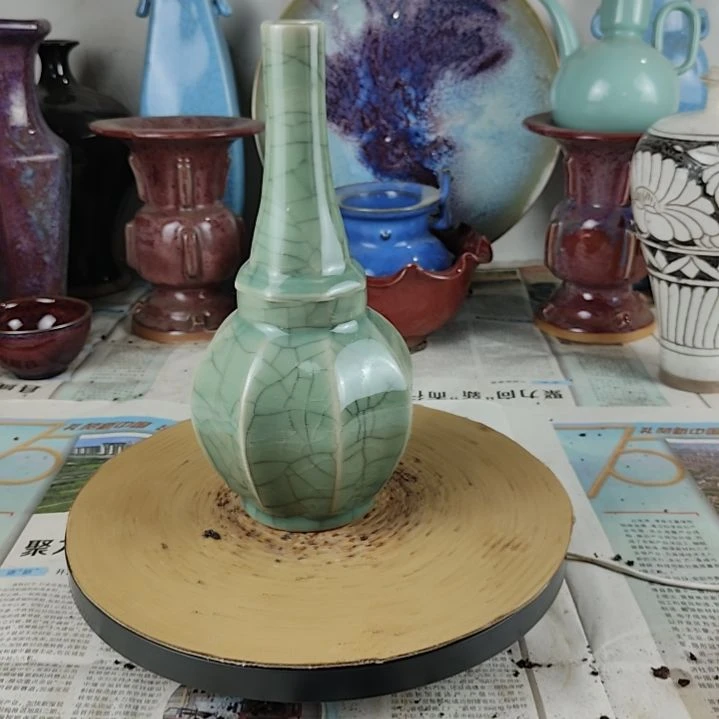 瓷片青绿色官窑瓷器