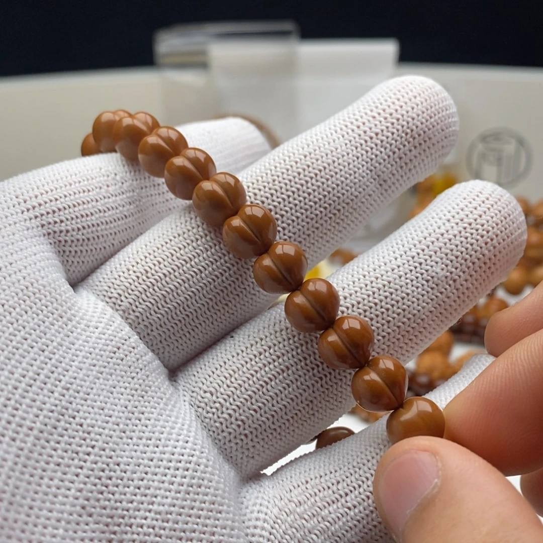 奈***尔吊坠猴头核桃猴头