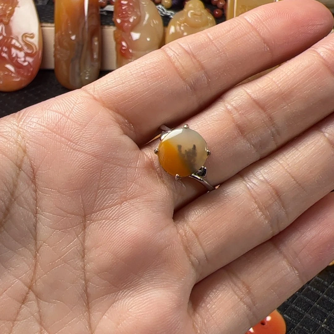 石英质玉（黄龙玉）颈饰未镶嵌