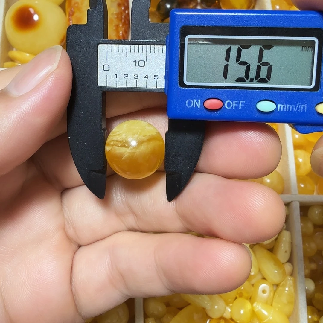 琥珀未镶嵌裸石成品