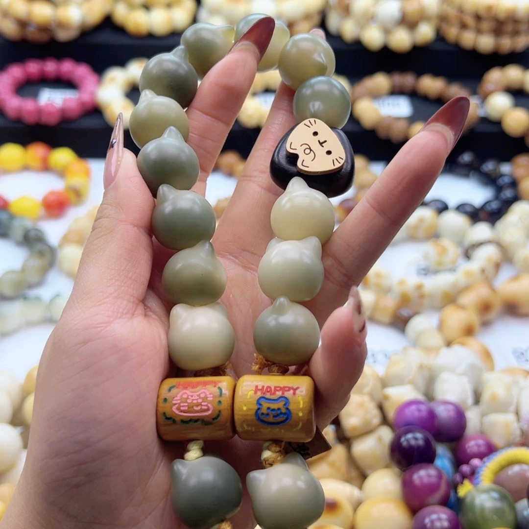 吊坠白玉菩提20-21卡干车干磨菩提设计款微微瑕