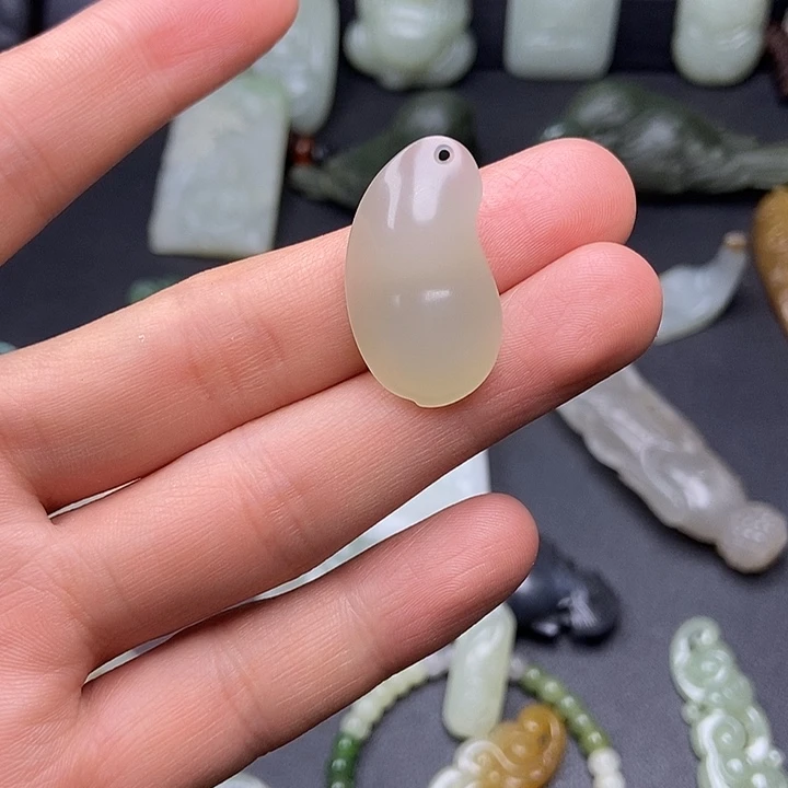 未镶嵌和田玉挂件