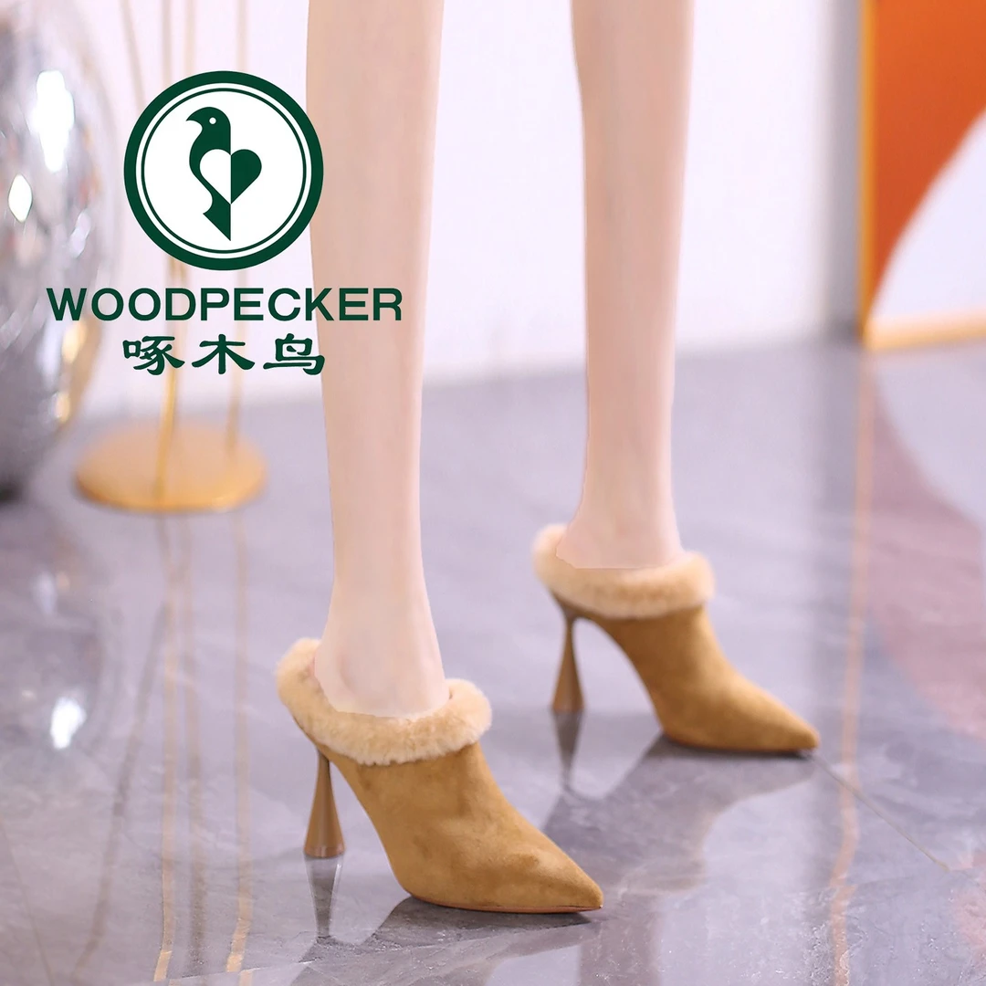 啄木鸟尖头高跟拖鞋女2025秋冬新款细跟加绒气质百搭时装毛毛鞋