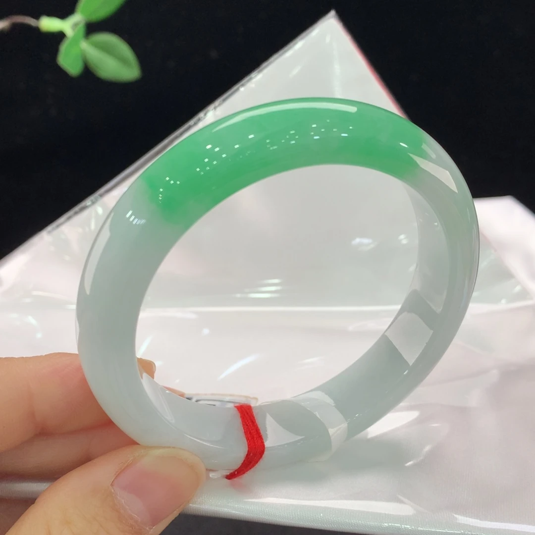 翡翠未镶嵌手镯3104