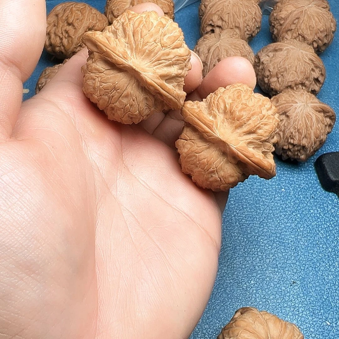 随***d吊坠文玩核桃42血麒麟