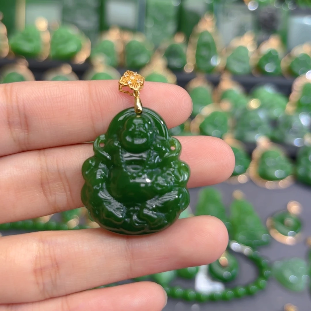 颈饰18K金镶嵌和田玉（碧玉）