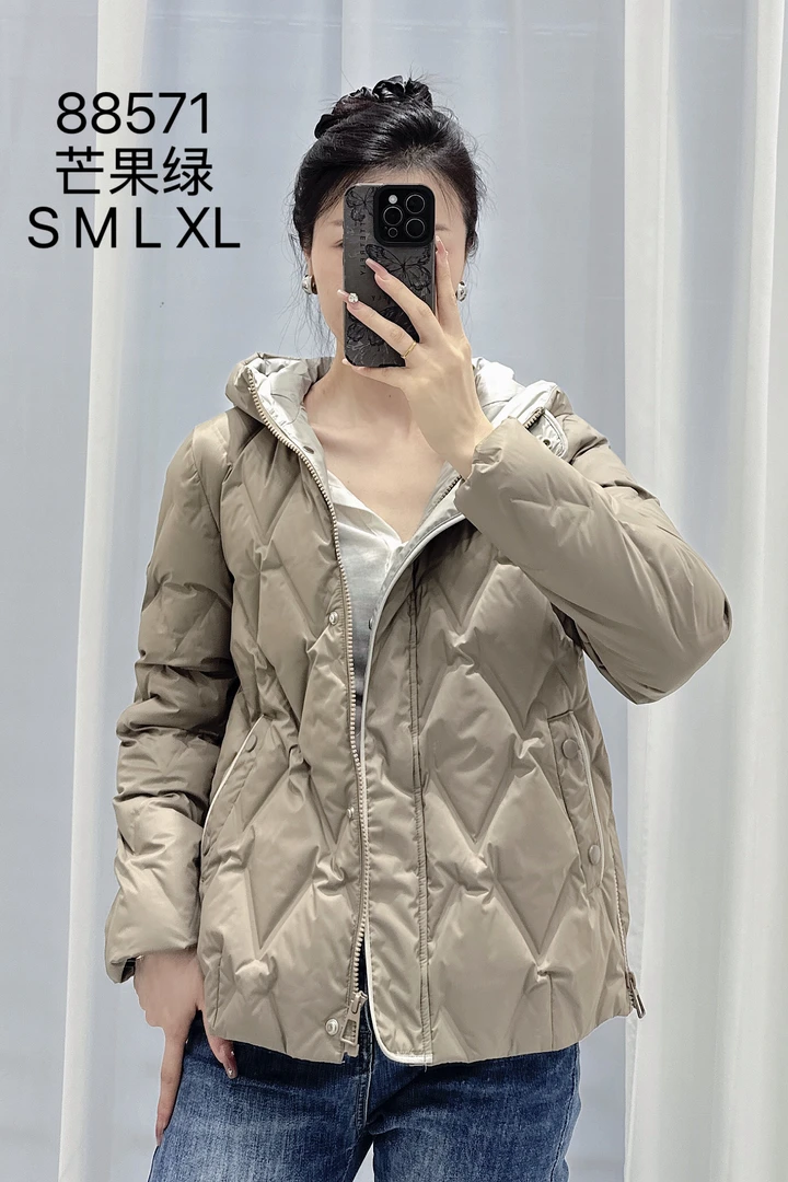 女士2025新款韩版休闲百搭羽绒服连帽时尚简约冬季潮流