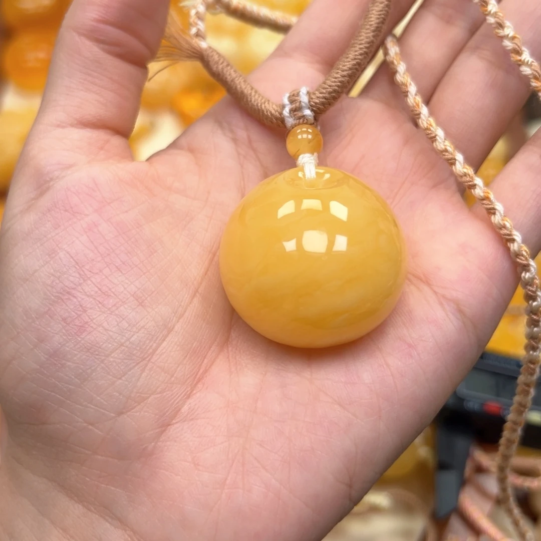 琥珀未镶嵌颈饰蜜蜡