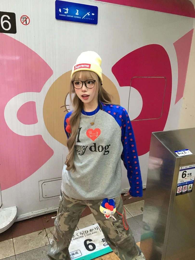 撞色拼接宽松美式长袖t恤女春秋新款圆领百搭印花慵懒感百搭上衣