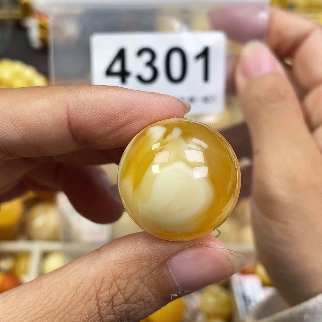 琥珀未镶嵌珠宝奇石24.4