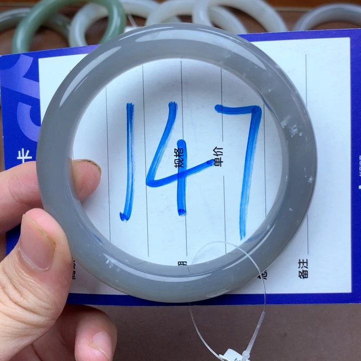 未镶嵌手镯和田玉60