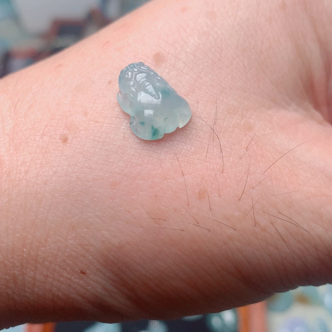 翡翠未镶嵌颈饰缅甸翡翠吊坠