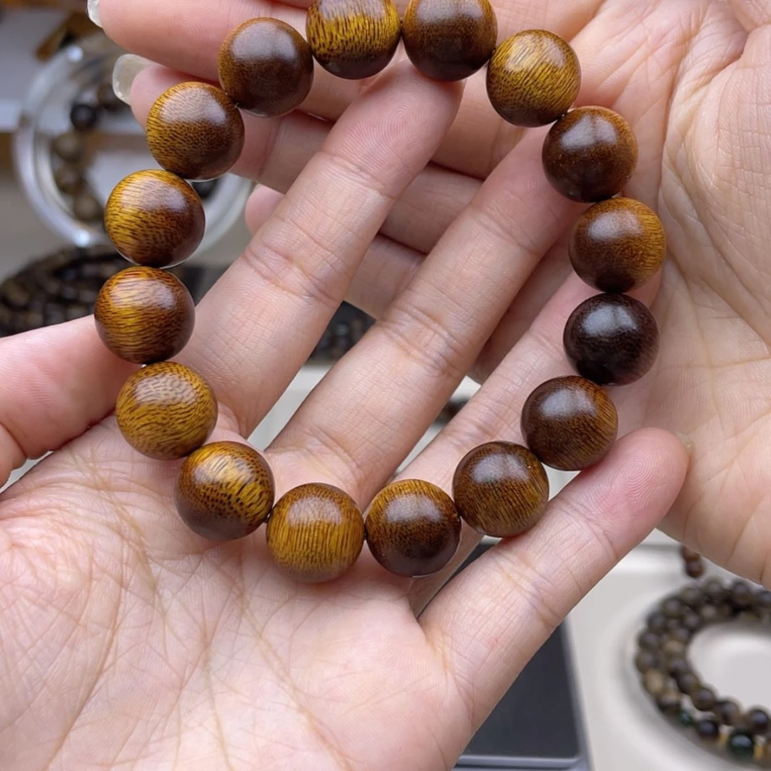 【闪购商品】手串沉香贝****富森红土