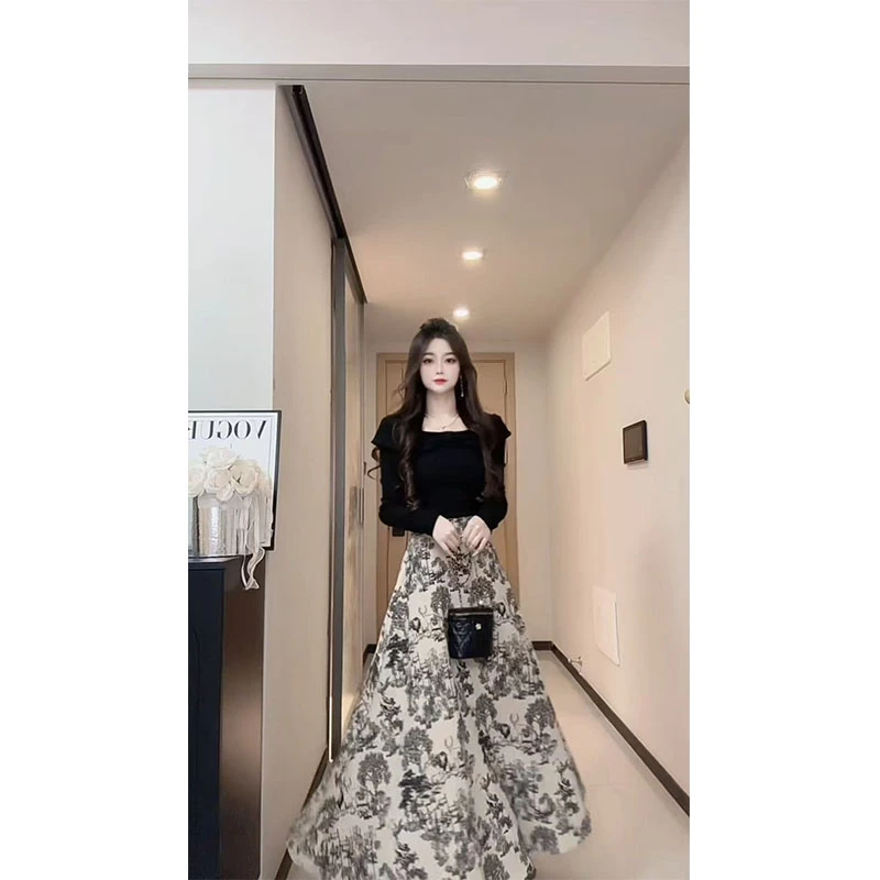 2025秋冬季新款法式复古高级感修身显瘦长袖毛衣+半身裙女#8148