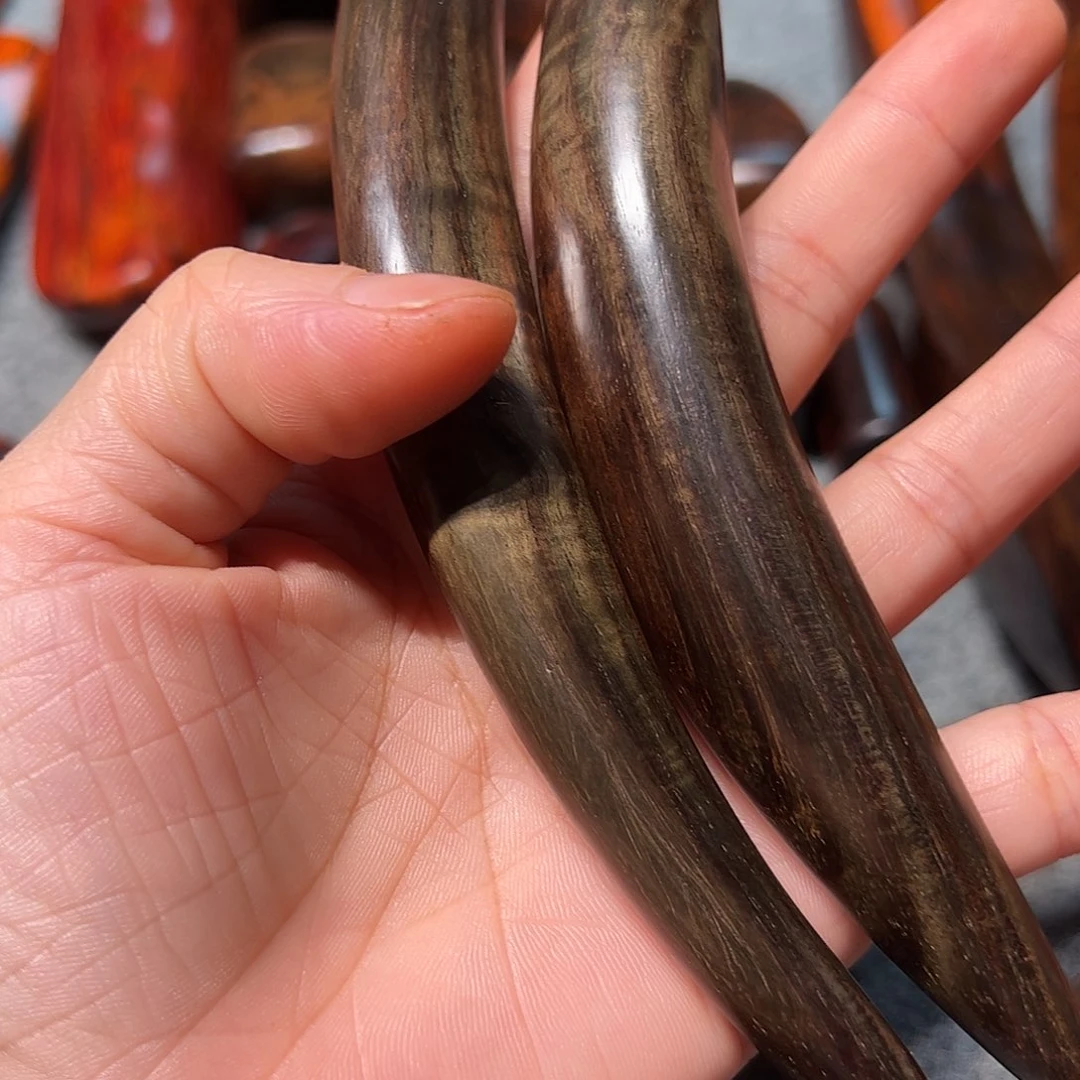 用***1交趾黄檀（大红酸枝）