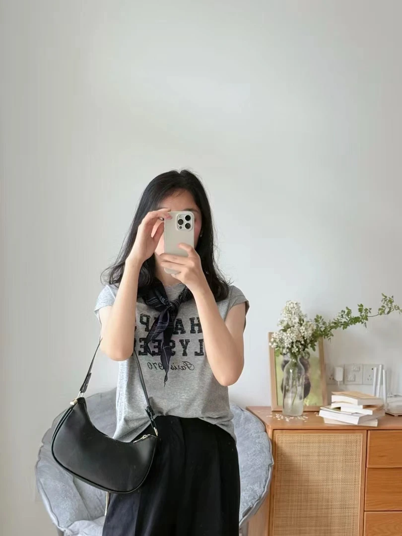 宽松型字母T恤短袖女士圆领小众百搭韩版