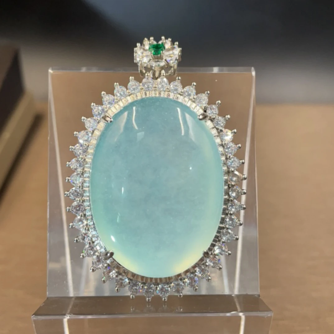 606  镶嵌满天星冰蓝吊坠