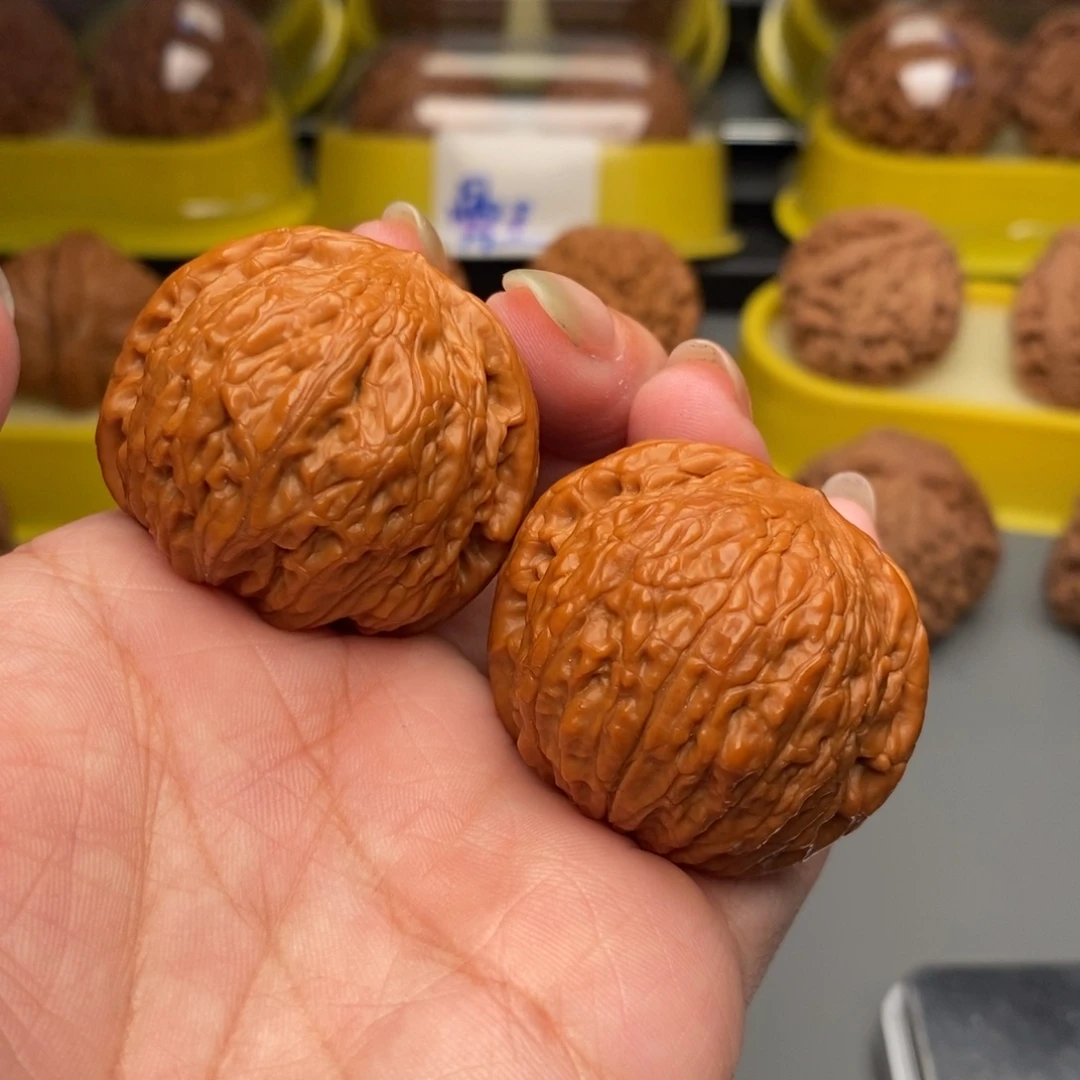 木质类文玩核桃铁锤一对