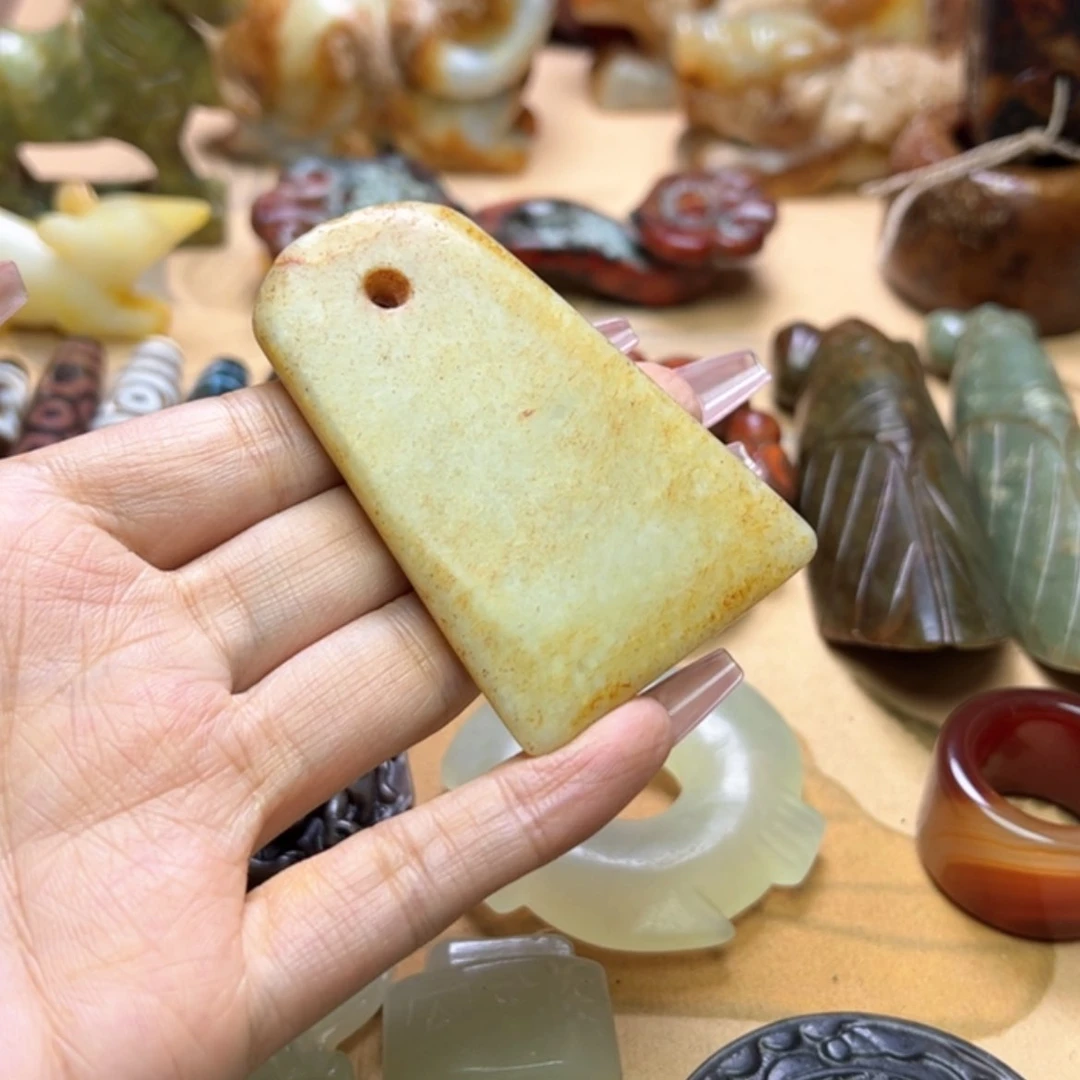 【闪购商品】蛇纹石玉颈饰未镶嵌