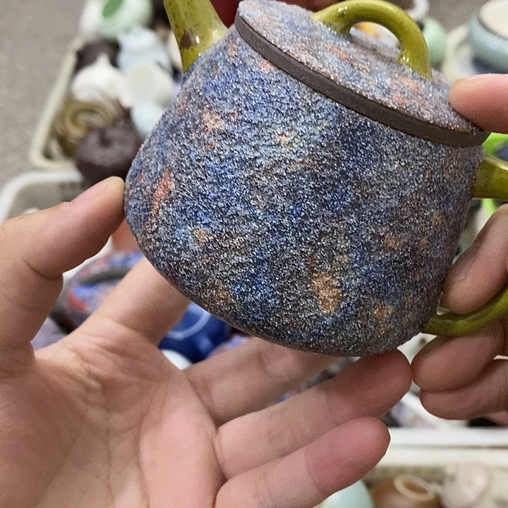 木***偶陶瓷艺术品及陶瓷壶