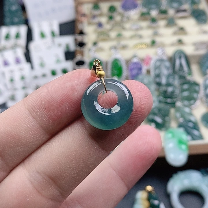 翡翠未镶嵌颈饰吊坠