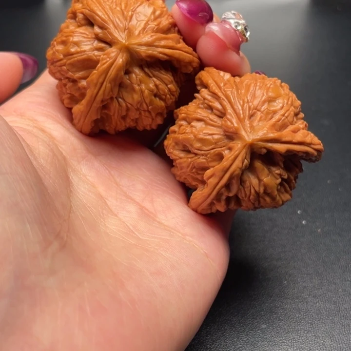 小***鱼吊坠文玩核桃白狮子