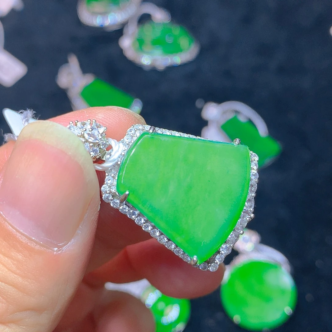 颈饰银S925镶嵌翡翠