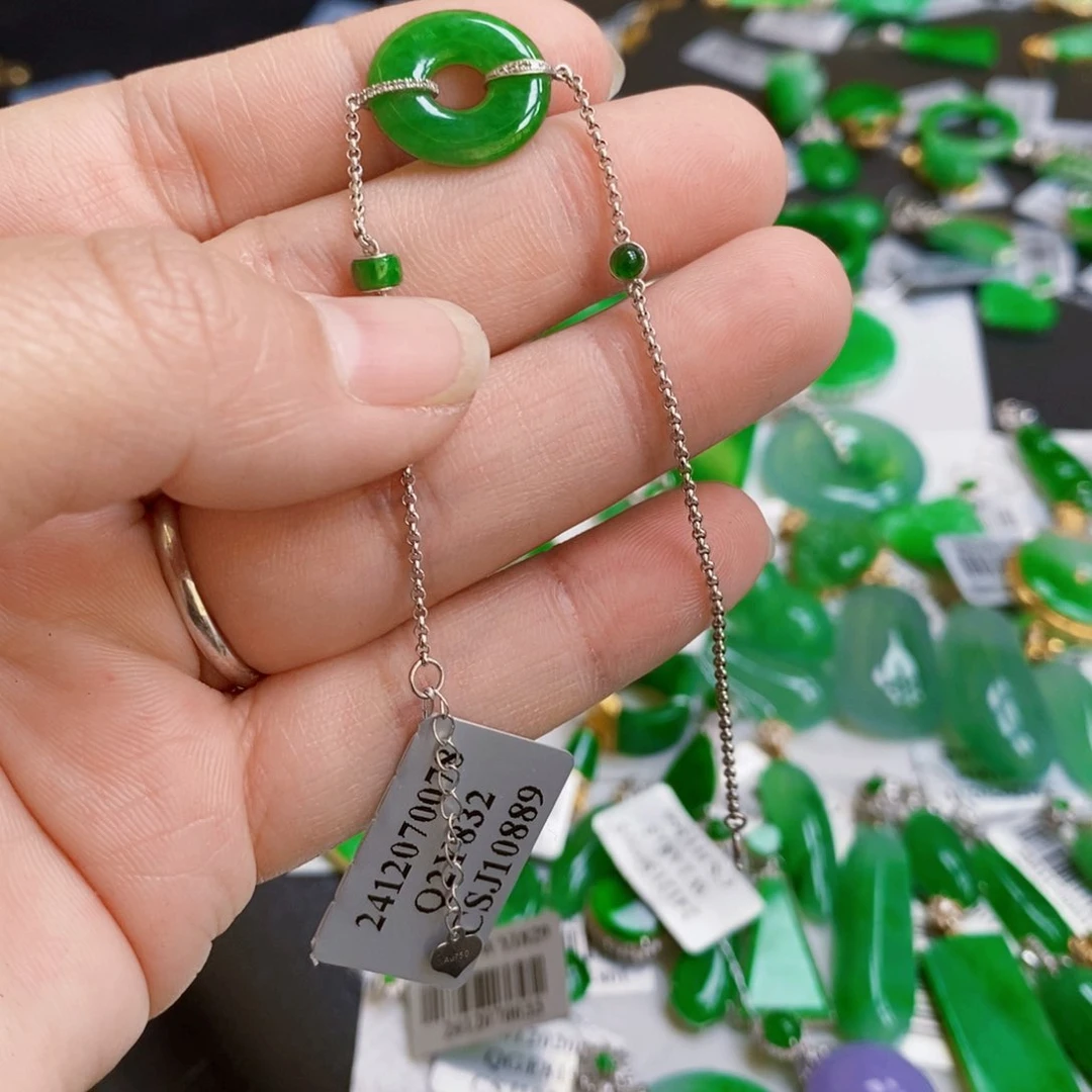 翡翠颈饰18K金镶嵌吊坠