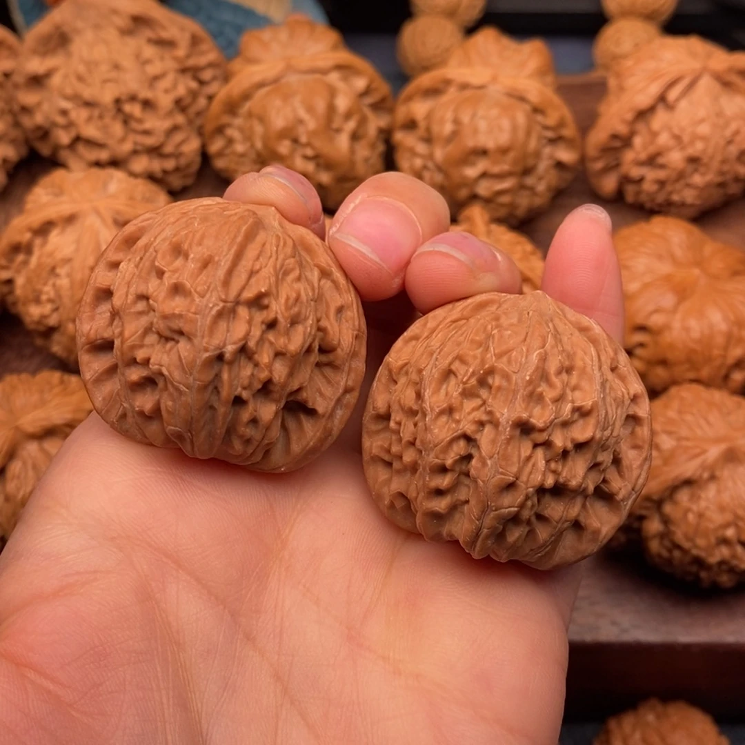 文玩核桃把件36.5全品，山地石子磨