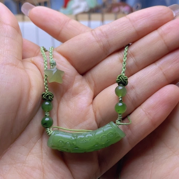 y****和田玉未镶嵌颈饰