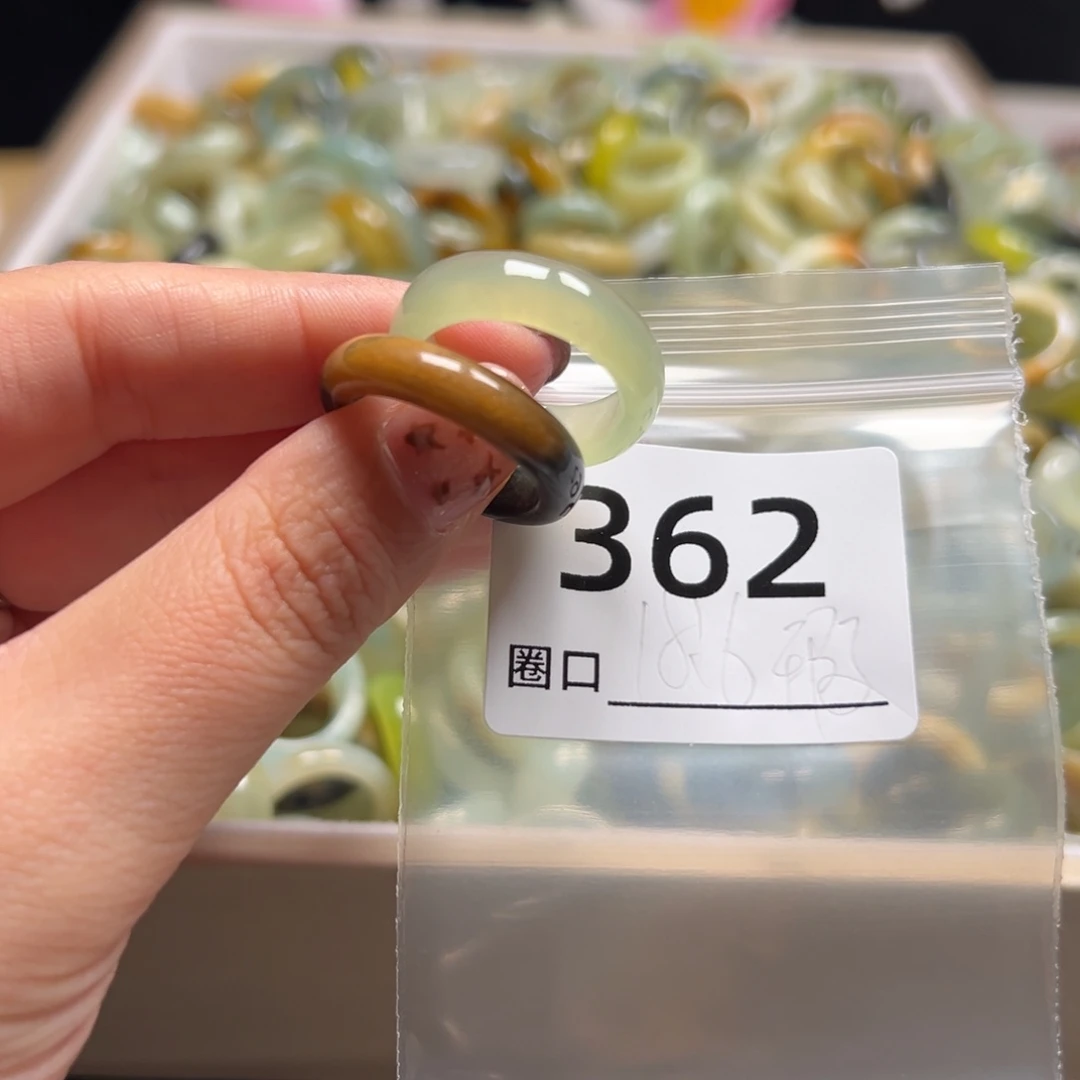 六***麻蛇纹石玉未镶嵌戒指