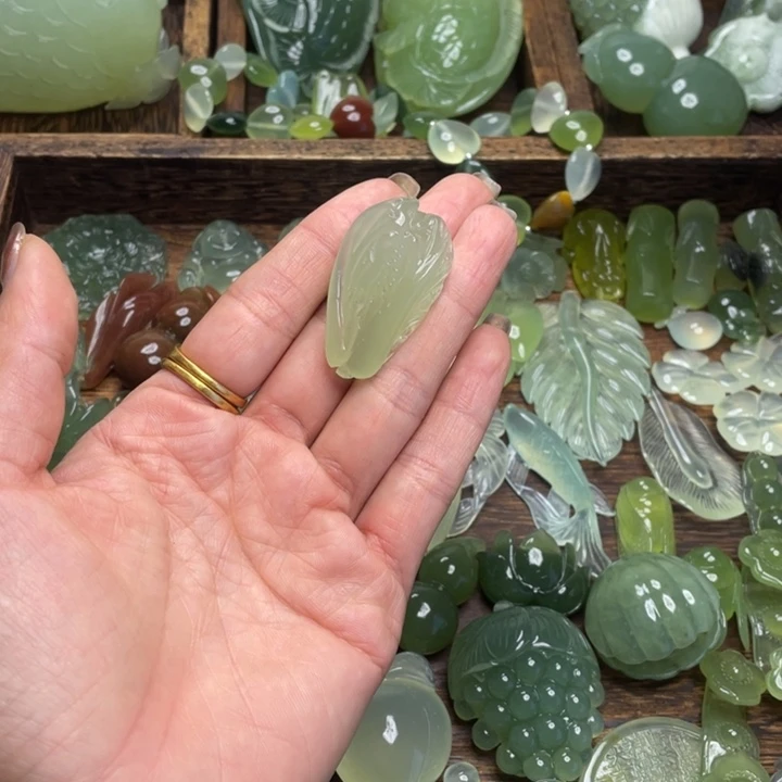 蛇纹石玉合金颈饰