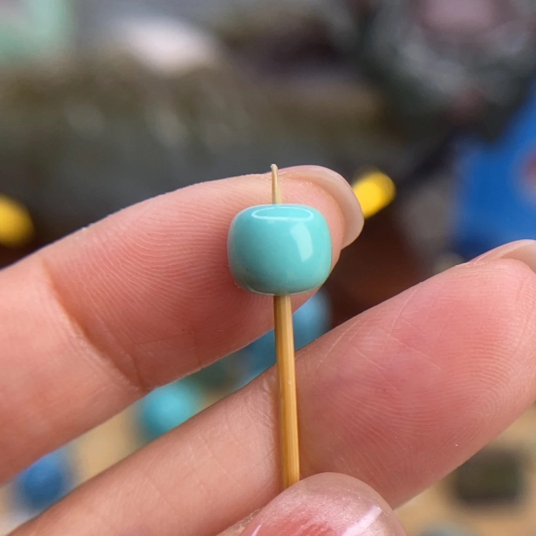 绿松石未镶嵌珠宝奇石7.2×6.5