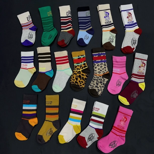 越越家 2025新款 DD拼色条纹袜 男女童日系潮牌儿童中筒袜子